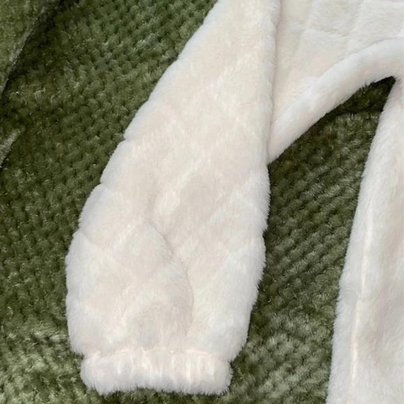 fuzzy jacket - Picture 4 of 5